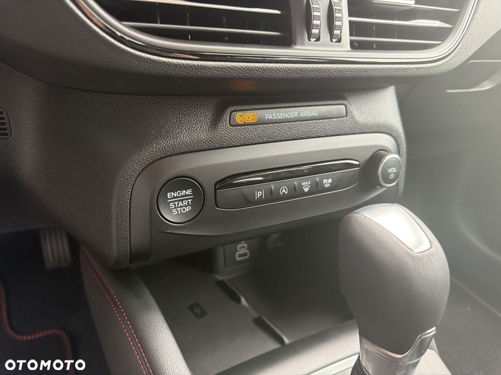 Ford Focus 1.0 EcoBoost mHEV ST-Line X - 22