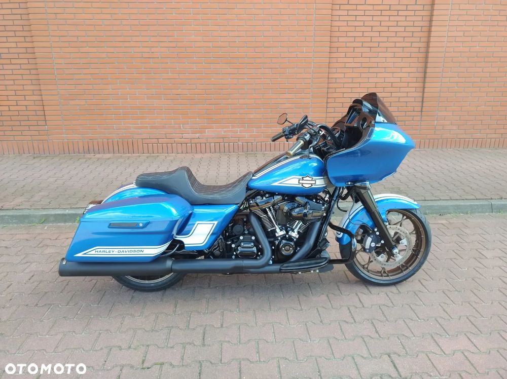 Harley-Davidson Touring Road Glide - 11