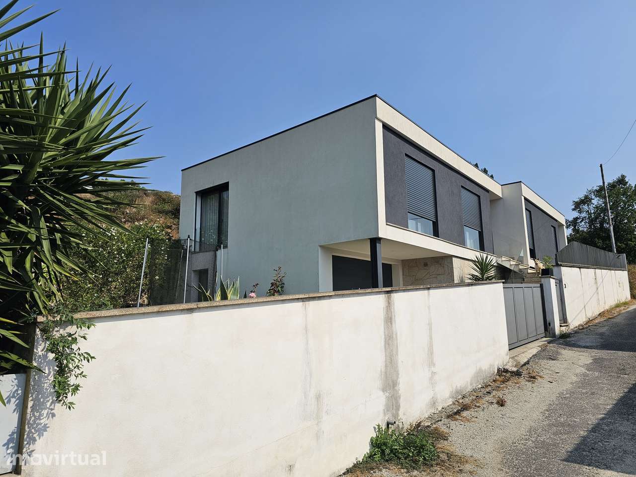 MORADIA T3+1 COM PISCINA | LANHAS – VILA VERDE - Grande imagem: 2/17