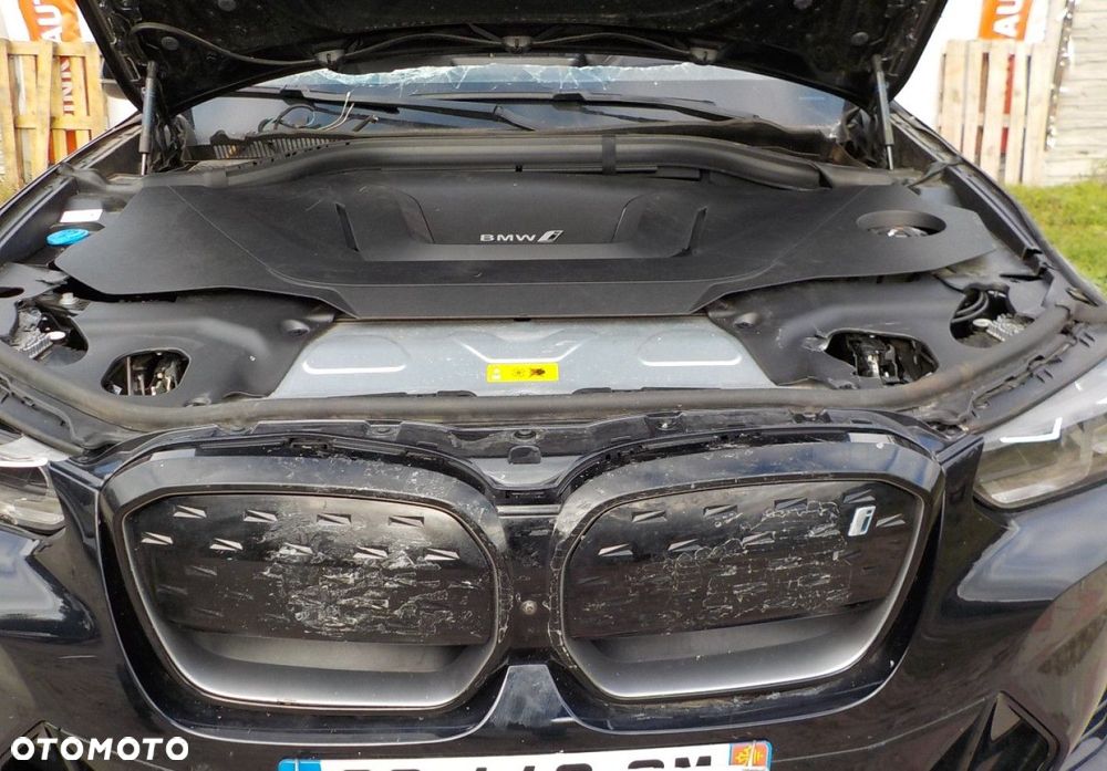 BMW iX3 - 5