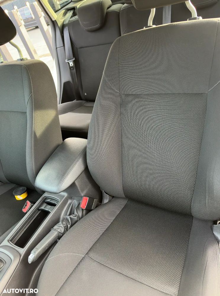 Ford Focus 1.6 TDCi DPF Trend - 6