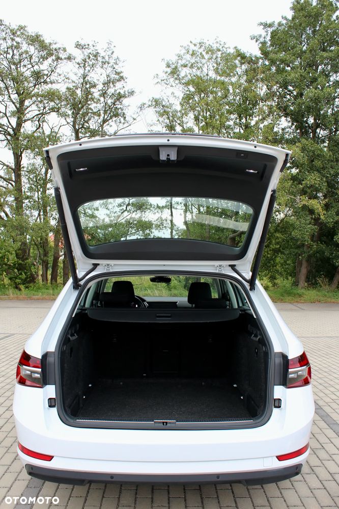 Skoda Superb 2.0 TSI Ambition DSG - 6