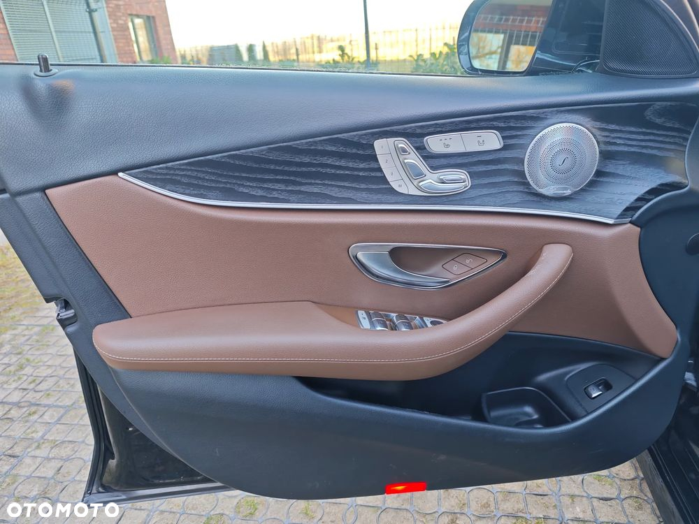 Mercedes-Benz Klasa E 300 9G-TRONIC Avantgarde - 16