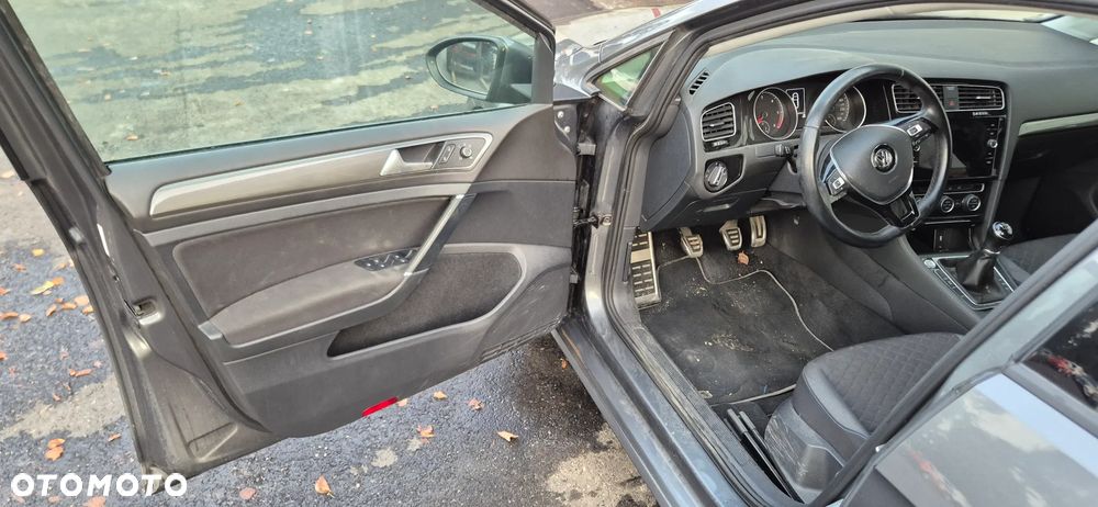 Volkswagen Golf - 26