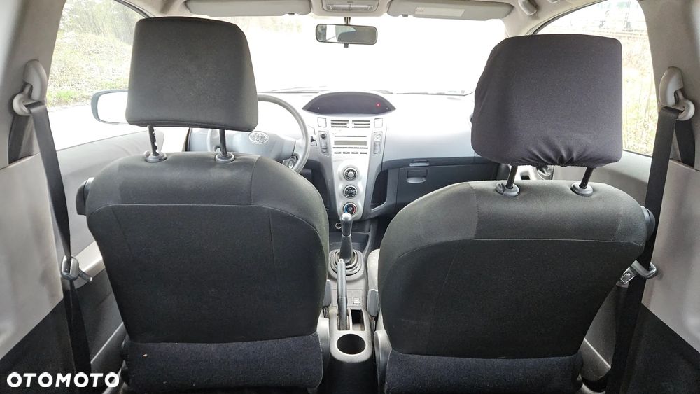 Toyota Yaris 1.3 Terra - 17