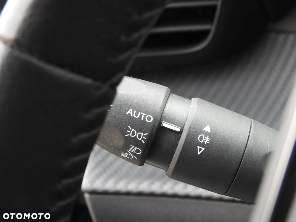 Peugeot 208 PureTech 75 Allure Pack - 21