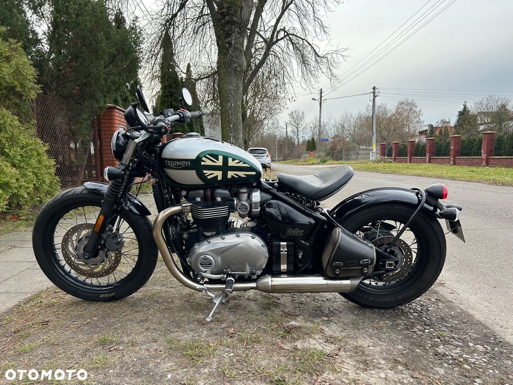 Triumph Bonneville Bobber - 2
