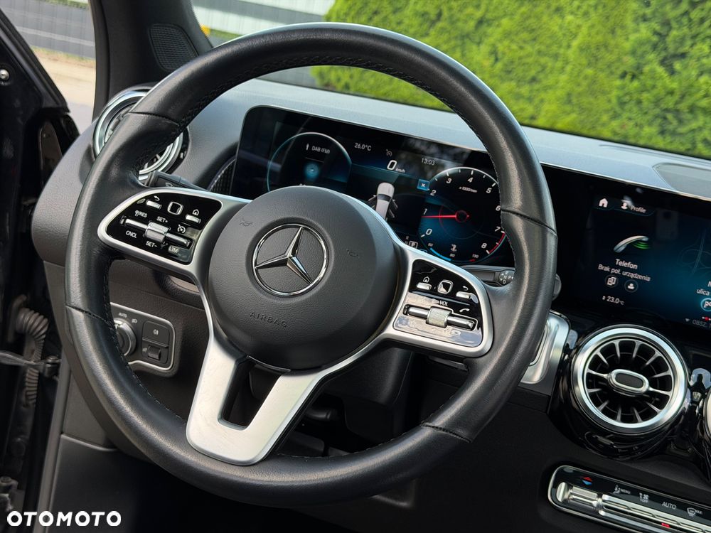Mercedes-Benz GLB - 26