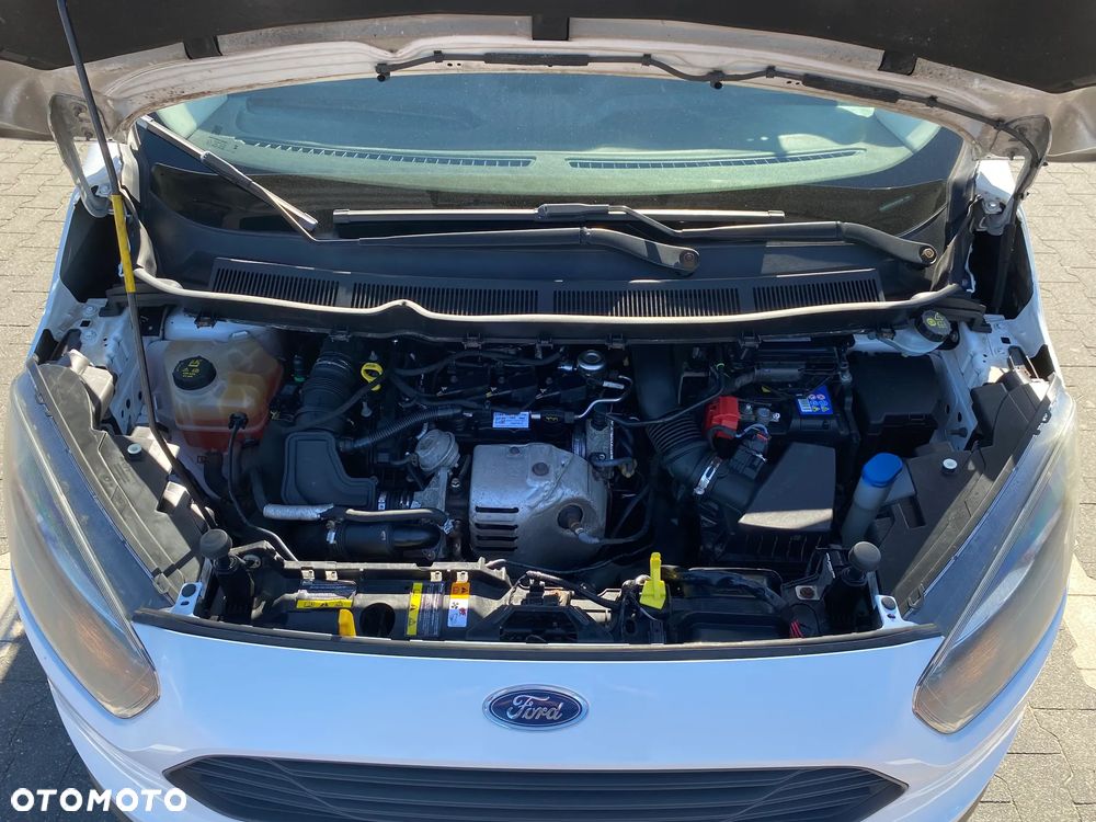 Ford Transit Courier - 15