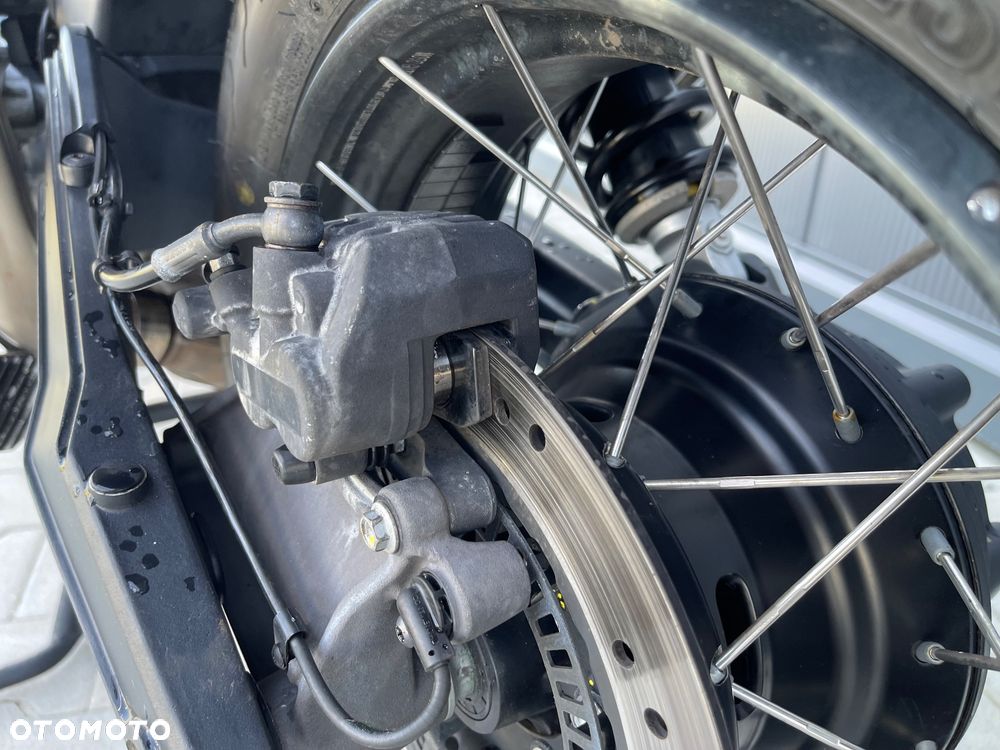 Moto Guzzi V85 - 8