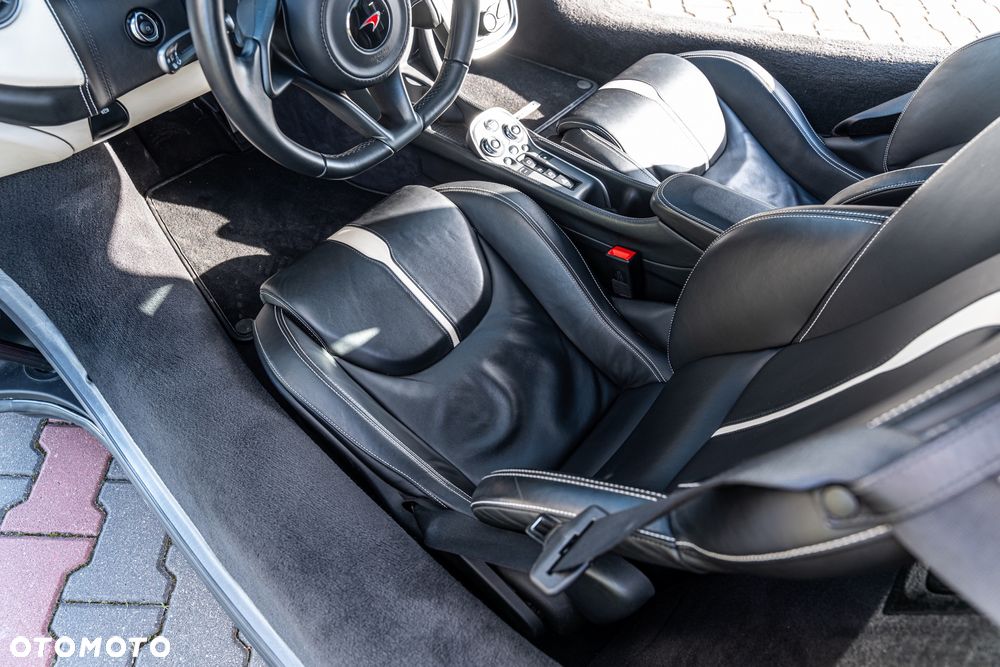 McLaren 570S Coupe Standard - 24