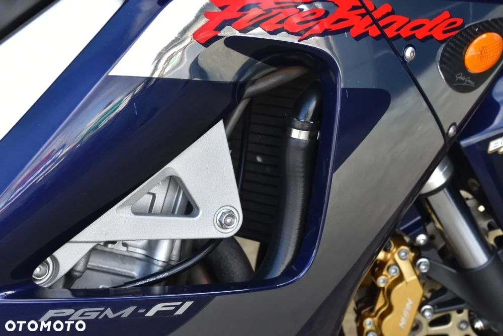 Honda CBR - 35