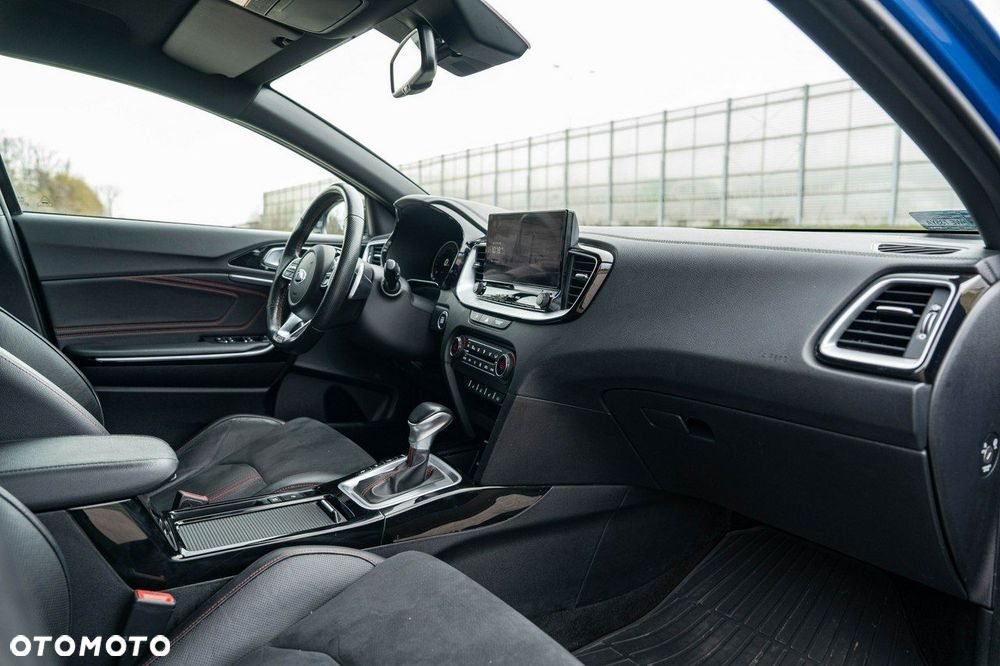 Kia ProCeed 1.6 T-GDI GT DCT - 24