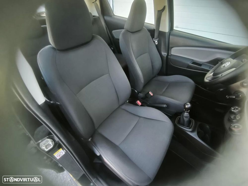 Toyota Yaris 1.4 D-4D ACtive+AC - 27