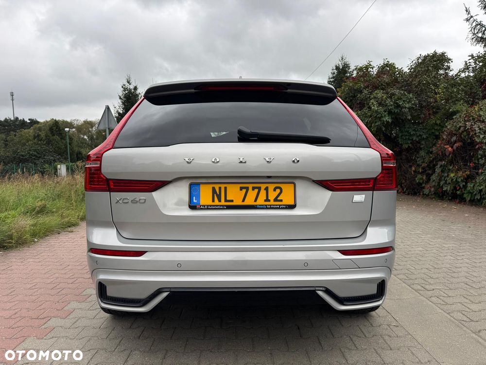 Volvo XC 60 T6 AWD Plug-In Hybrid R-Design - 5