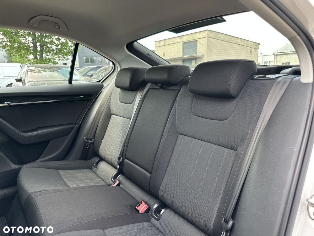 Skoda Octavia 2.0 TDI SCR Style DSG - 33