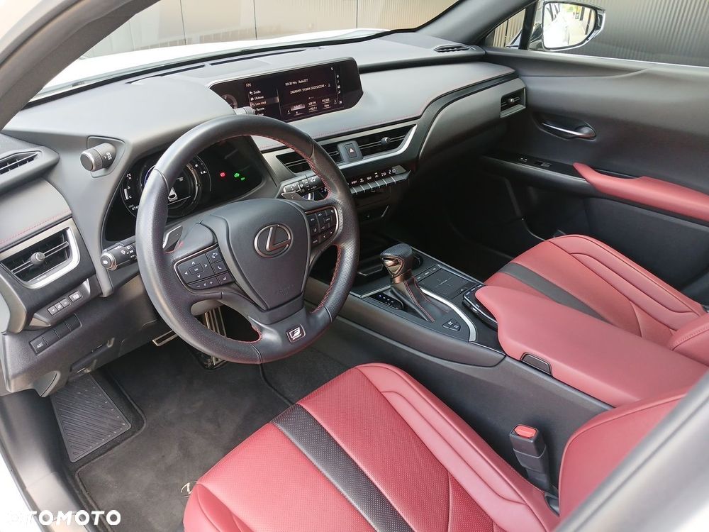Lexus UX - 17
