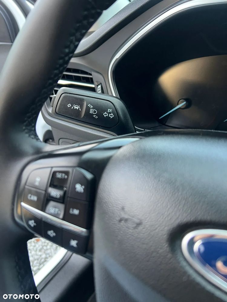 Ford Focus Turnier 2.0 EcoBlue Start-Stopp-System TITANIUM - 22