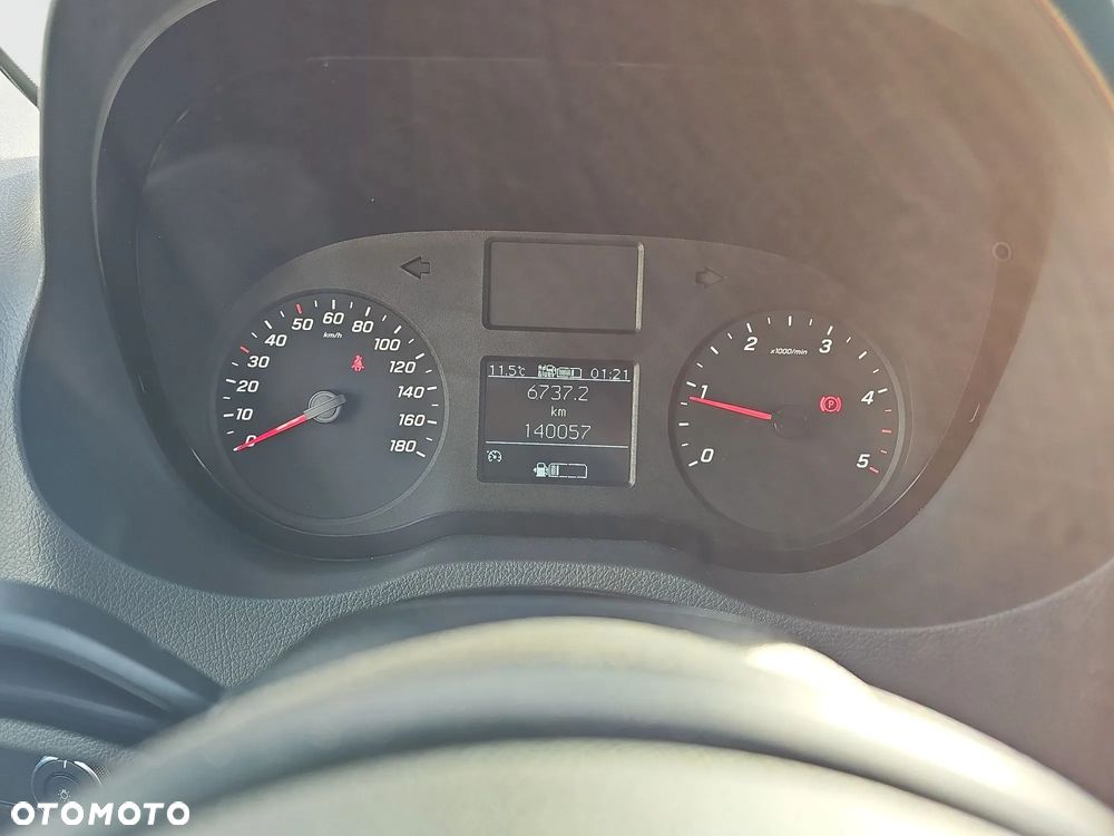 Mercedes-Benz Sprinter - 13