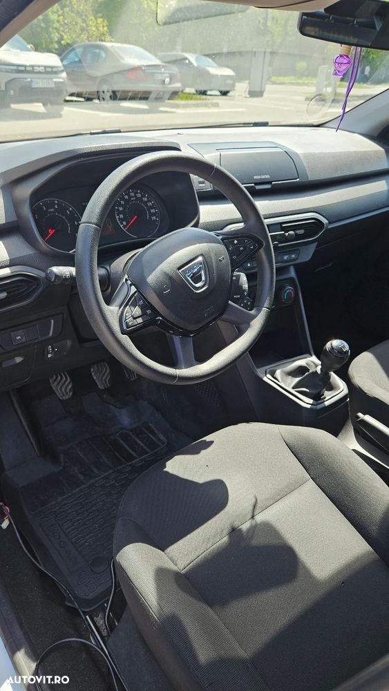 Dacia Logan TCe 90 Essential - 12