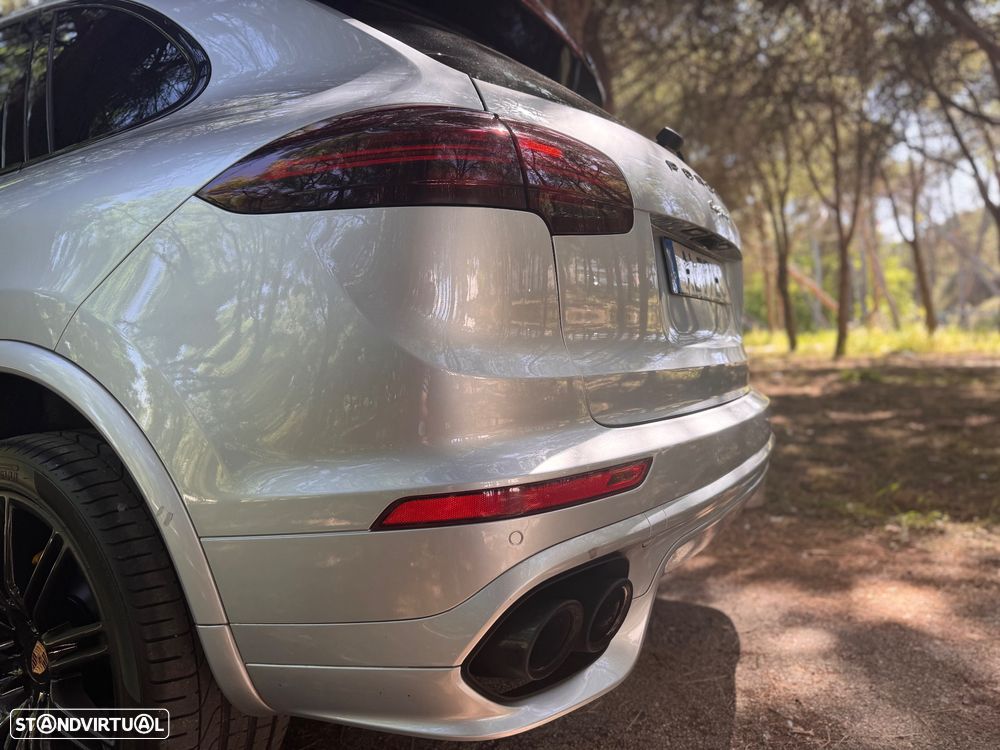 Porsche Cayenne Platinum Edition - 7