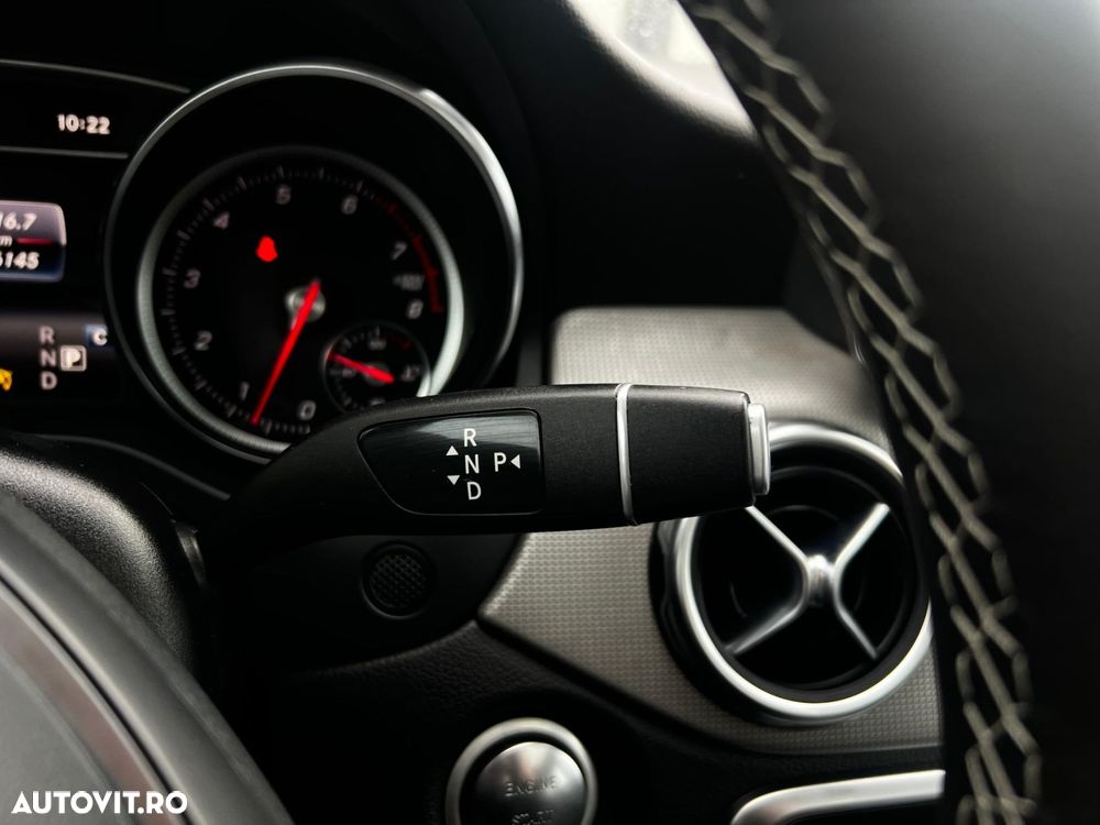 Mercedes-Benz GLA 180 7G-DCT Urban - 19