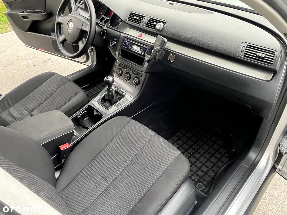Volkswagen Passat 1.9 TDI Comfortline - 13