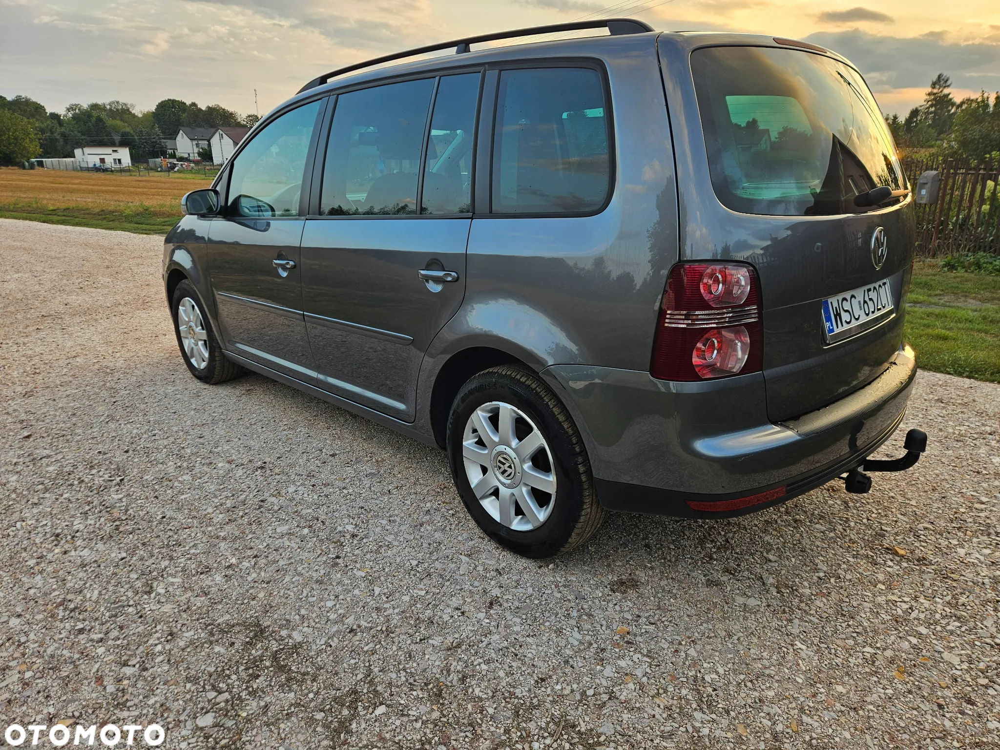 Volkswagen Touran 1.6 Basis - 15
