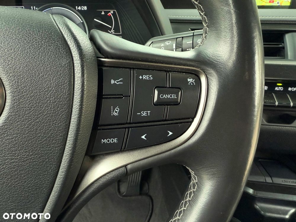 Lexus UX 250h Elegance 2WD - 19