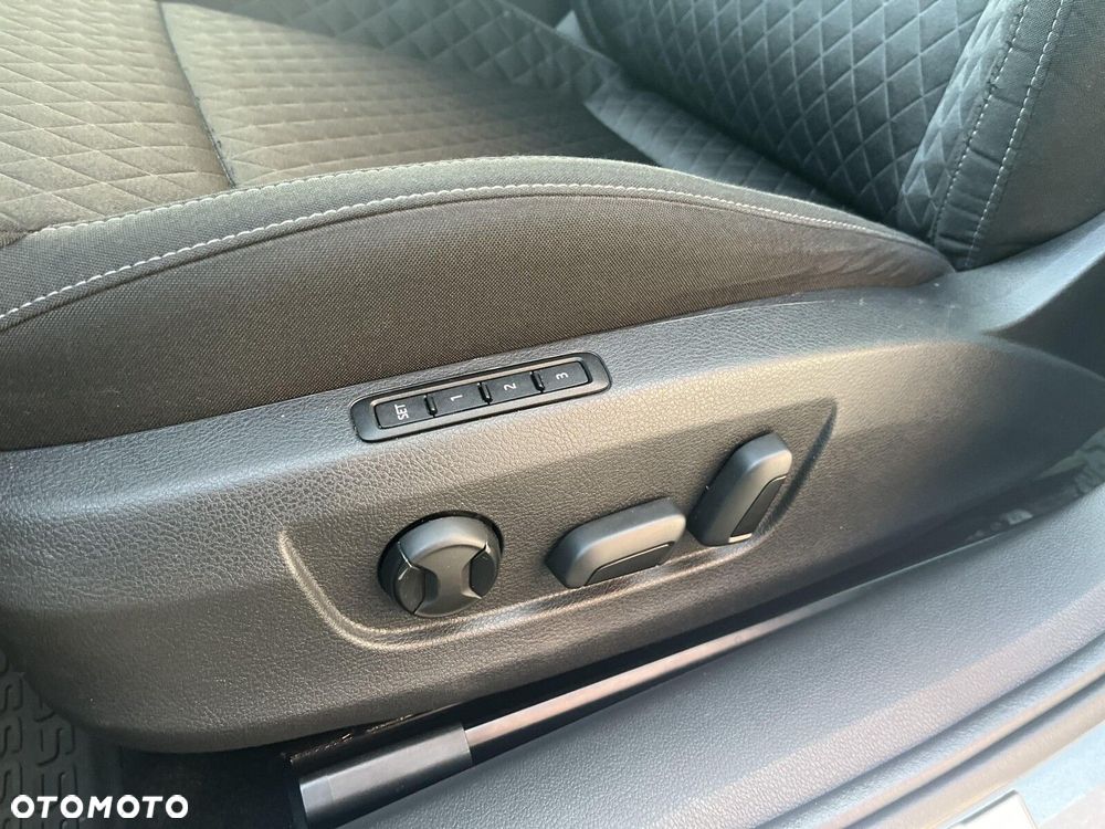 Skoda Superb 2.0 TDI SCR Ambition DSG - 14