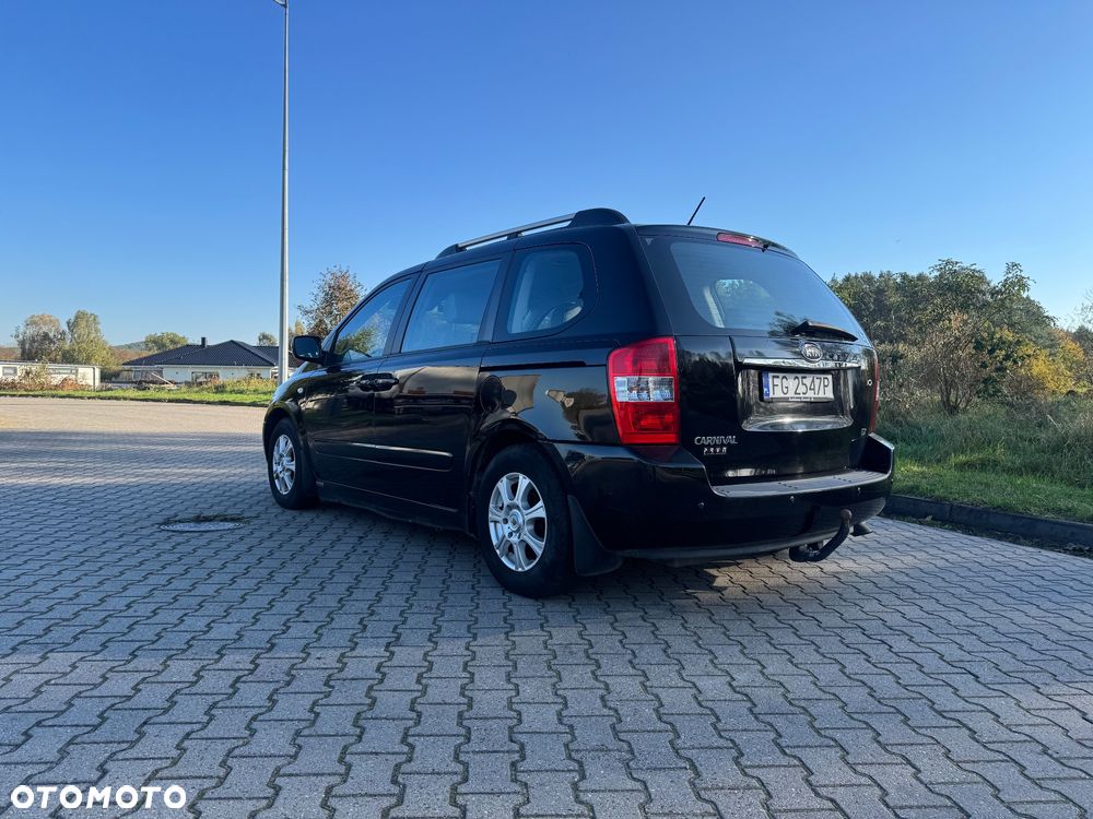 Kia Carnival 06-09 - 8