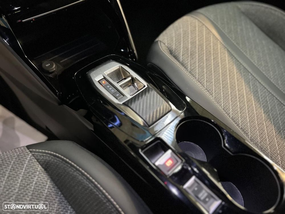 Peugeot 2008 1.2 Hybrid Allure e-DCS6 - 20