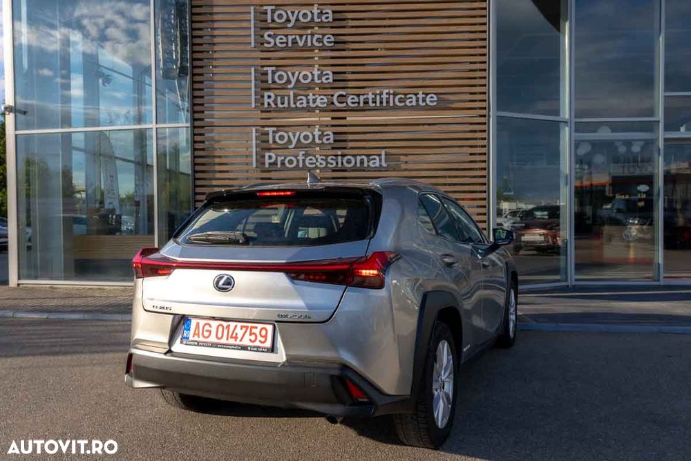 LEXUS UX 2021 — imagine 6