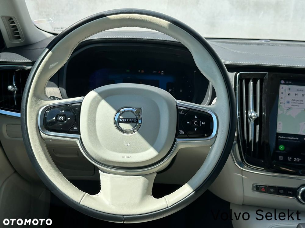 Volvo V90 Cross Country - 41