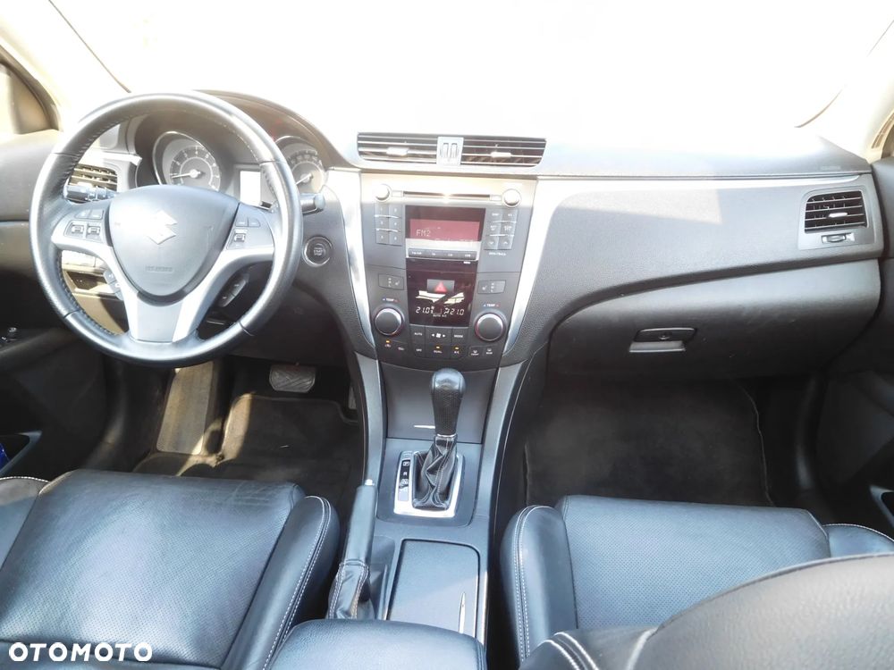 Suzuki Kizashi 2.4 Sport 4WD CVT - 9