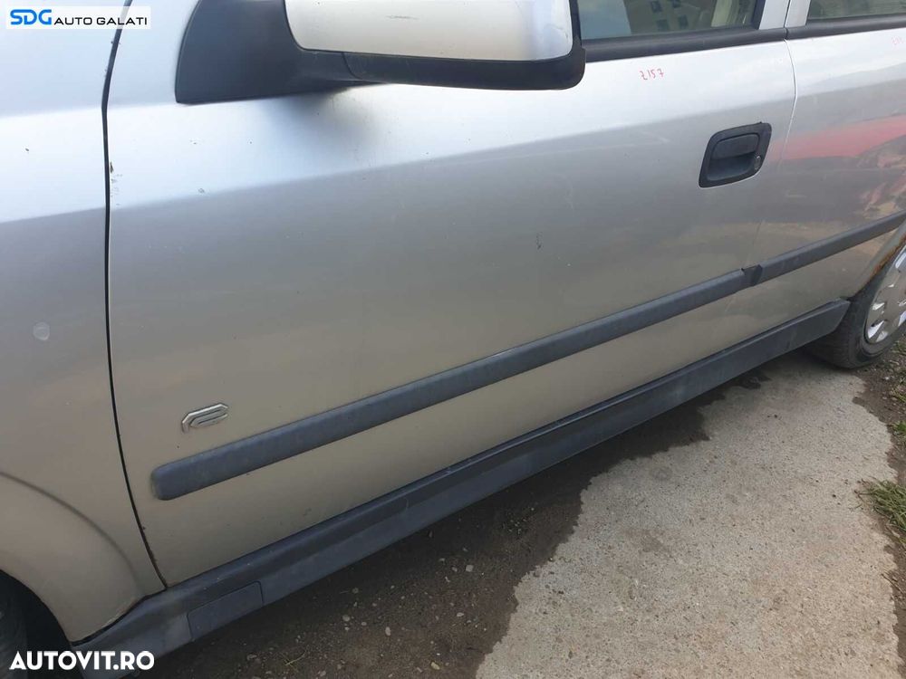 Bandou Ornament Plastic de pe Usa Portiera Stanga Fata Opel Astra G 1998 - 2004 - 3