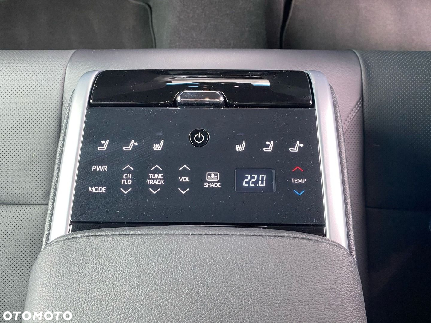 Toyota Camry - 23