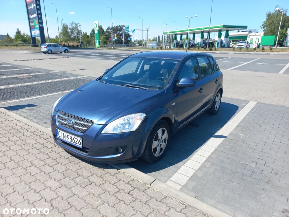 Kia Ceed - 1