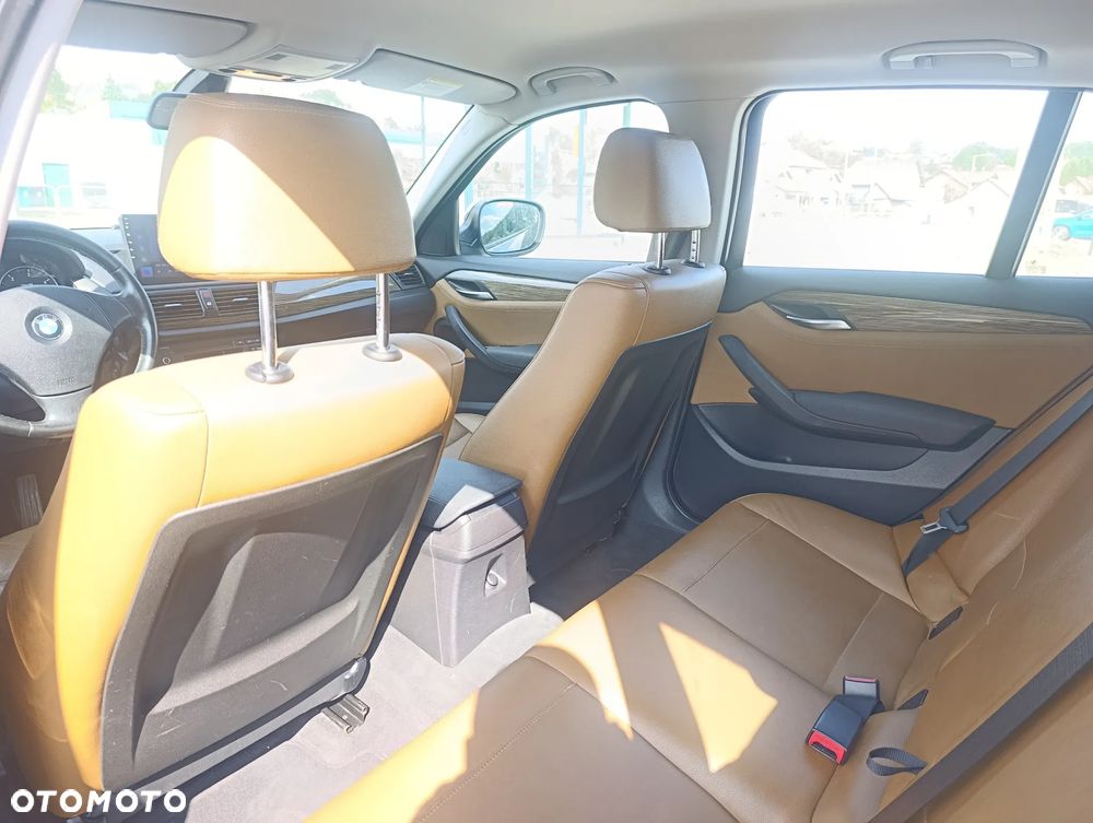 BMW X1 sDrive18d xLine - 15