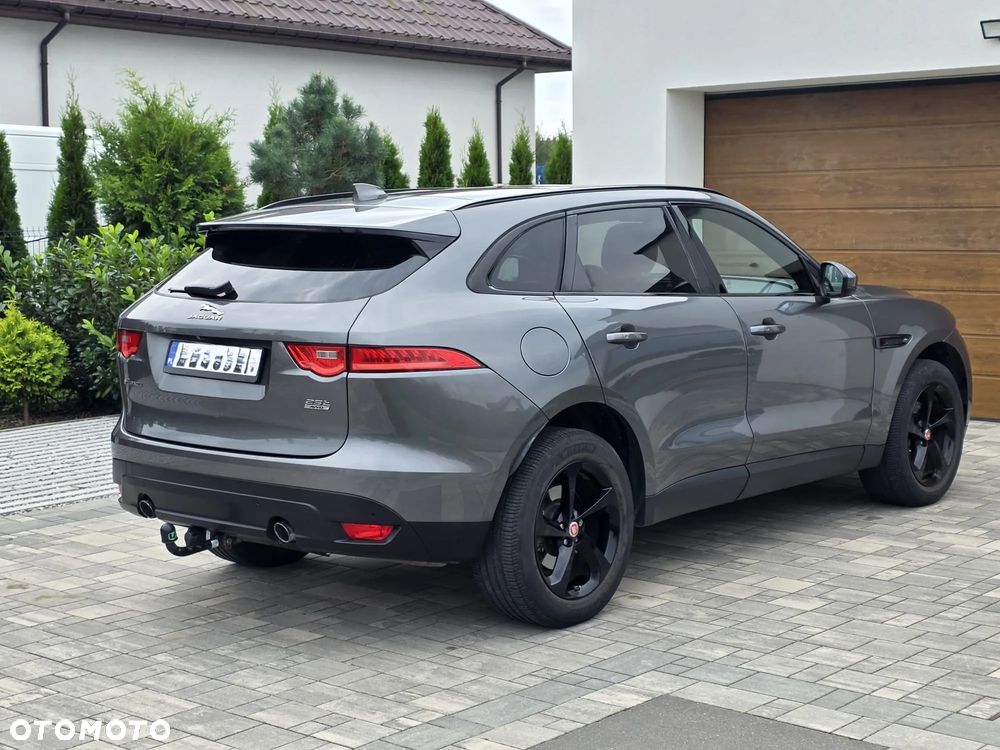 Jaguar F-Pace 25t AWD Prestige - 4