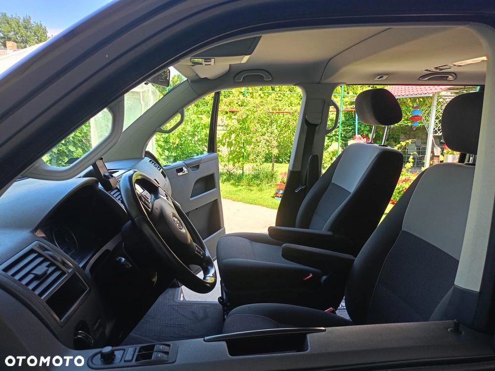 Volkswagen Multivan - 23