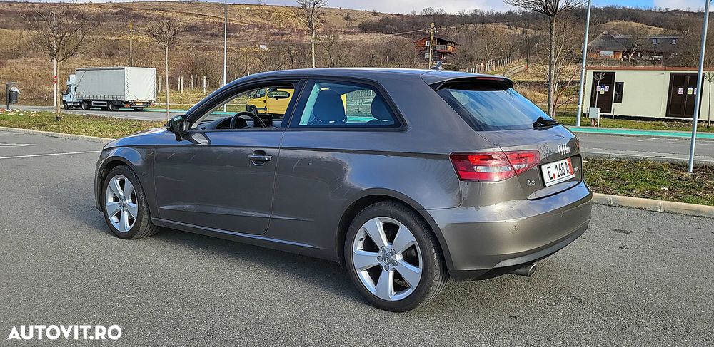 Audi A3 1.6 TDI DPF Ambition - 14