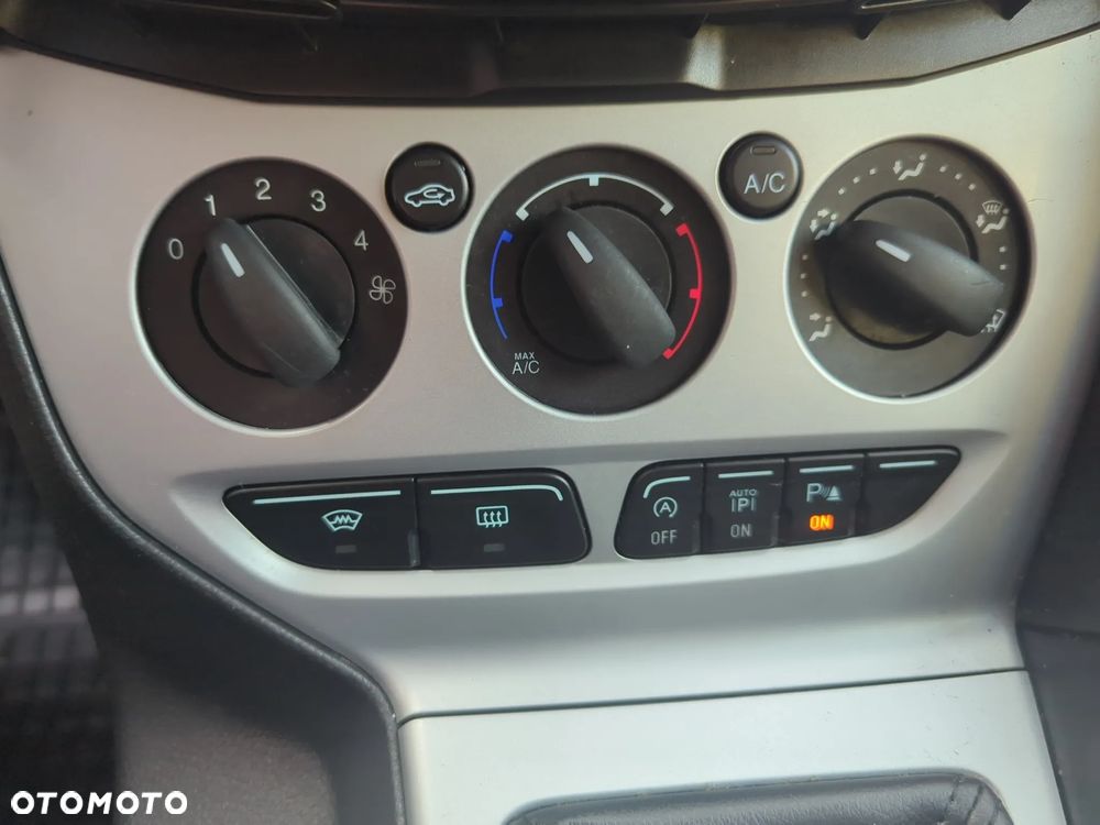 Ford Focus SW 1.0 EcoBoost Gold X (Edition) - 15