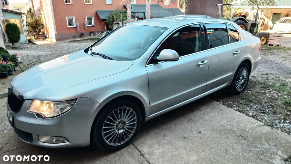 Skoda Superb 2.0 TDI Ambition - 2