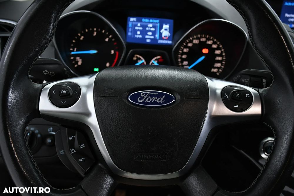 Ford Kuga 2.0 TDCi 4x4 Titanium - 22