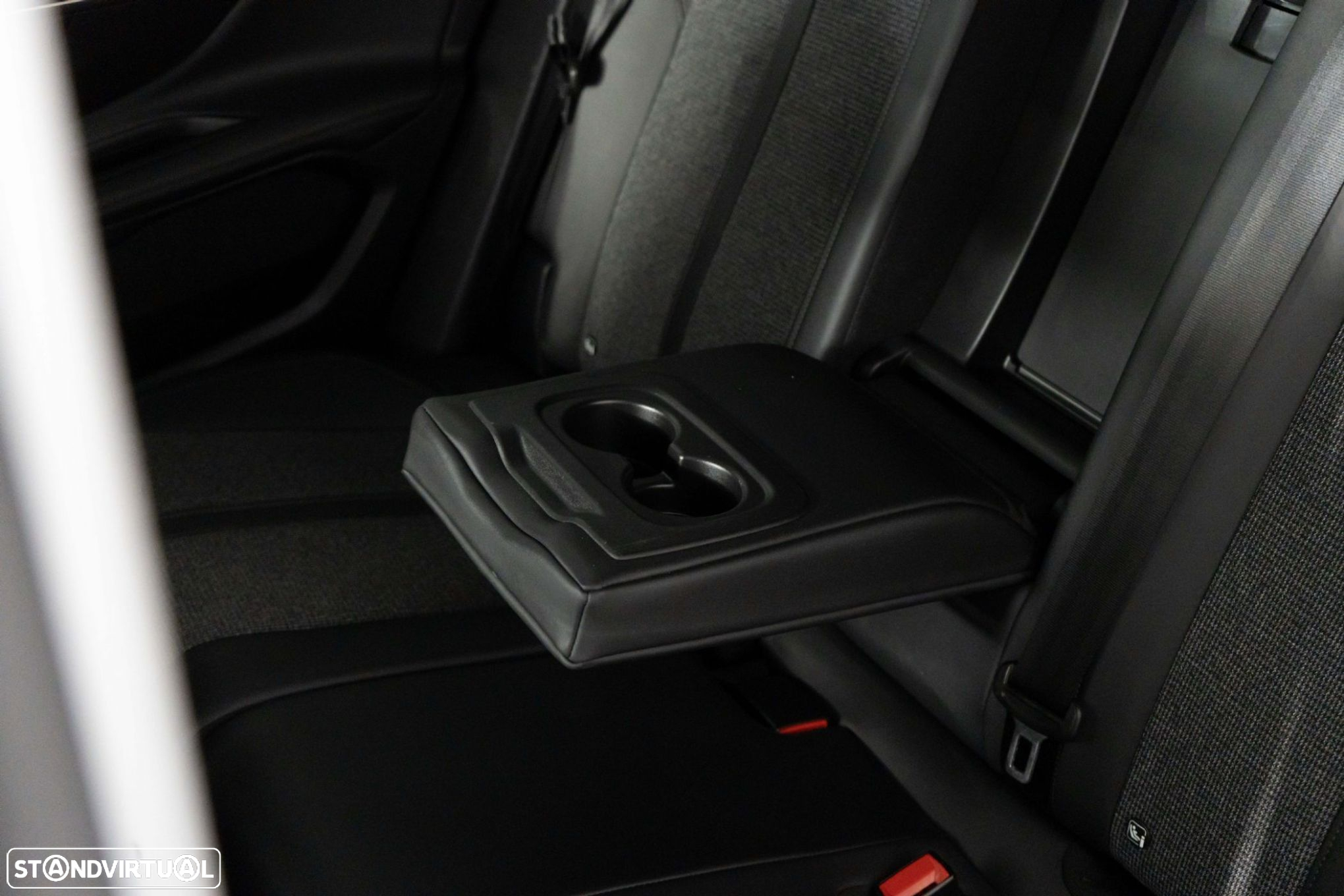 Peugeot 3008 1.2 PureTech Allure EAT6 - 10