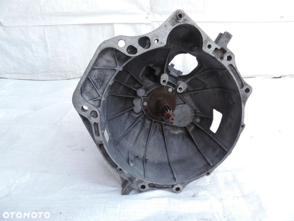 SKRZYNIA BIEGÓW MANUALNA IVECO DAILY III 2.3 JTD 5S270 8870879 - 1