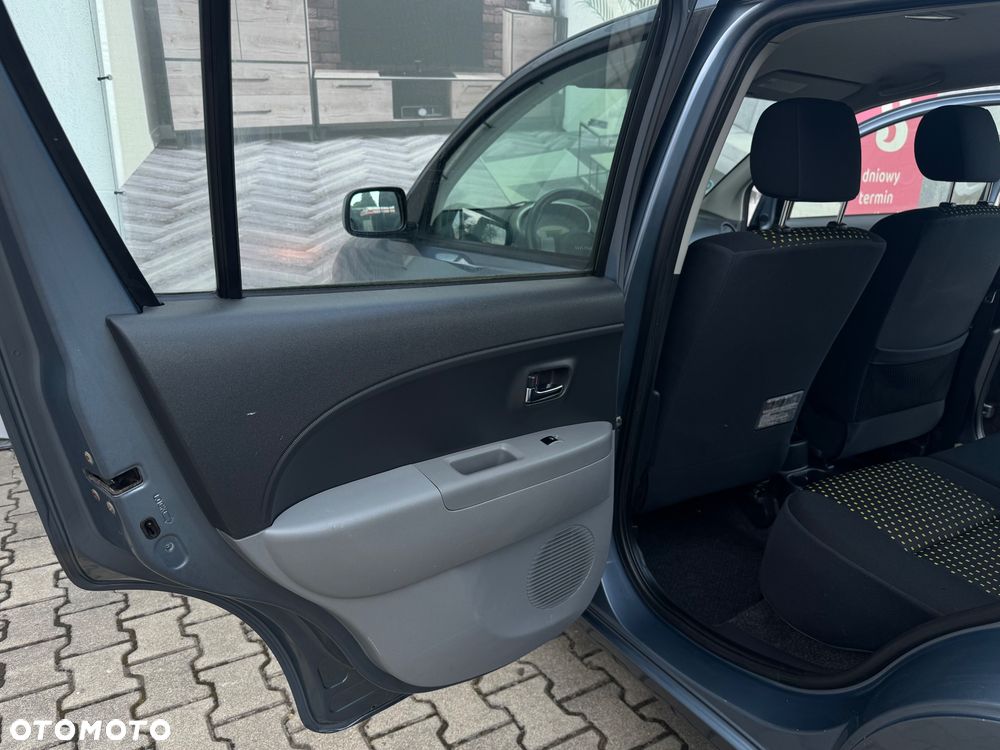 Daihatsu Sirion - 23