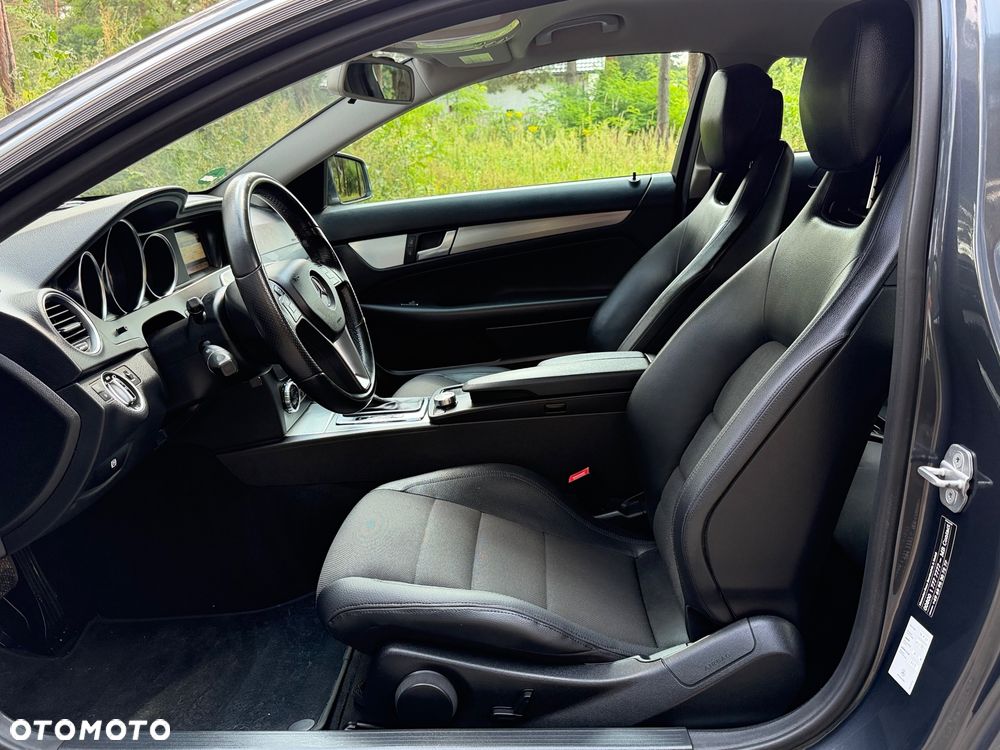 Mercedes-Benz Klasa C 250 CGI BlueEff - 21