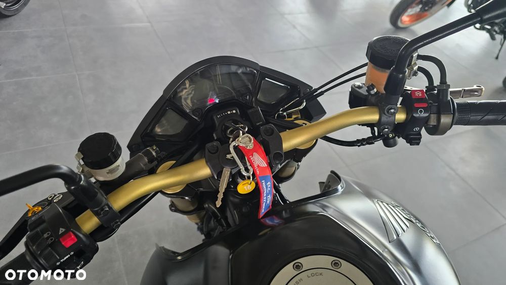 Honda CB - 16